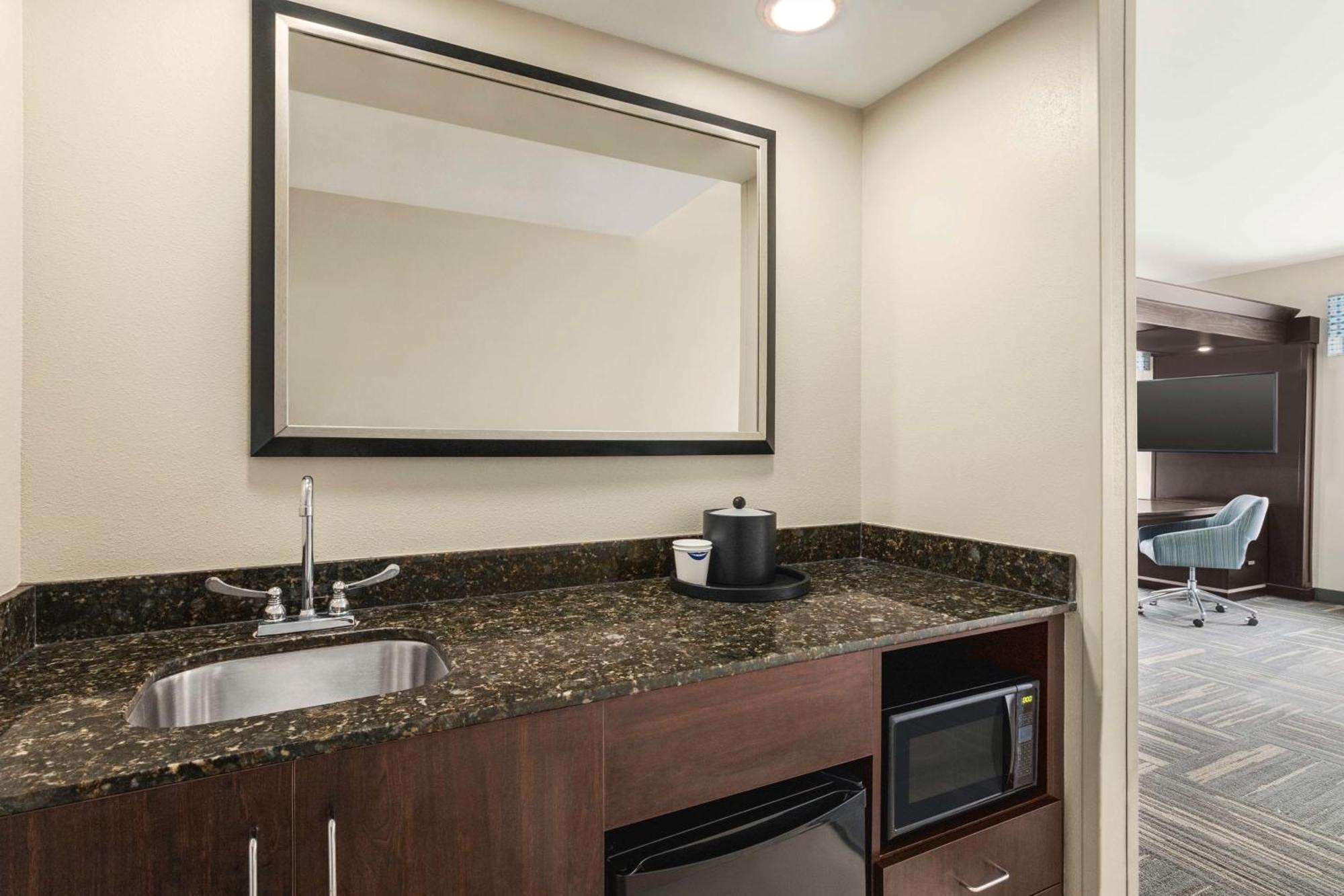 Hampton Inn New Albany Exterior photo